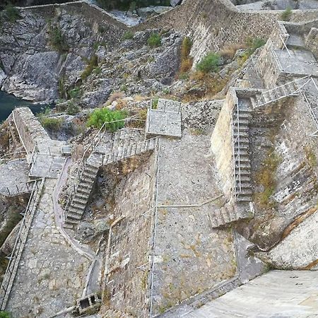 منزل الضيف Cervera de Buitrago  في El Egio المظهر الخارجي الصورة